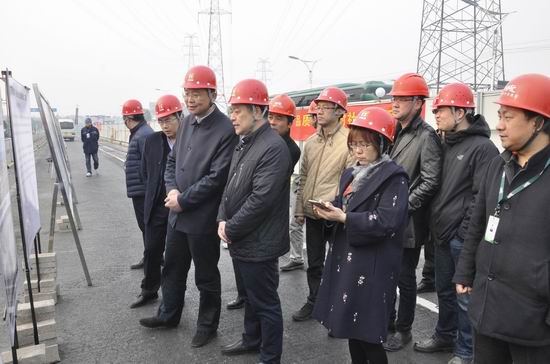復件 浙江省住建廳城建處負責人一行調(diào)研杭州艮山路提升改造暨地下綜合管廊工程20170217.jpg